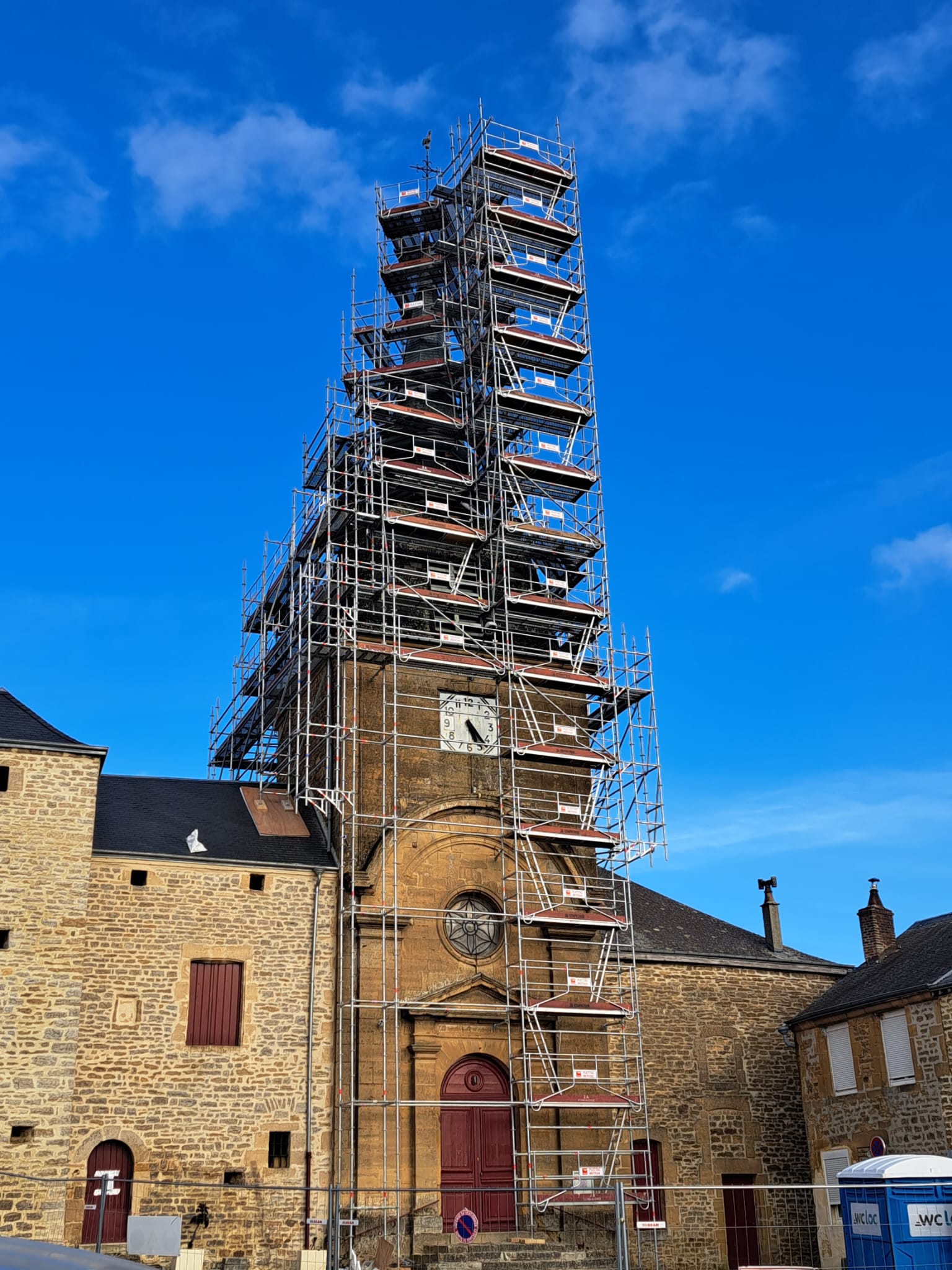 Clocher église vue large